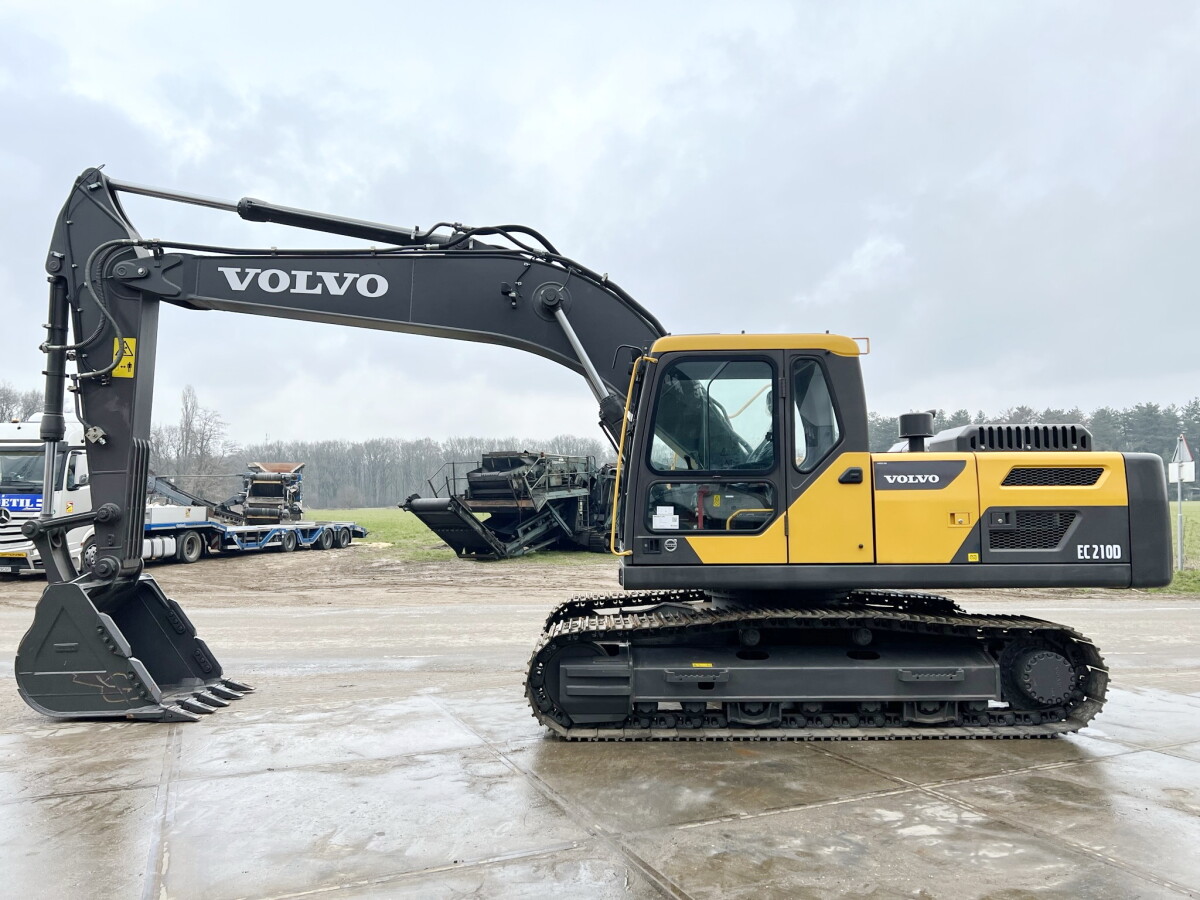 Volvo EC210D Excavator 2024