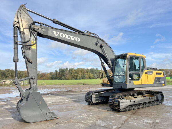 Volvo EC210D Used 2022 - Image 18