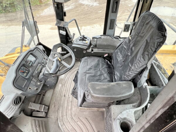 Caterpillar 966G Wheel Loader - Image 6
