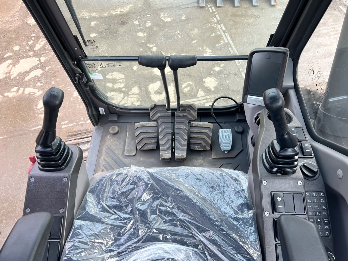 Volvo EC210D Excavator 2024 - Image 9