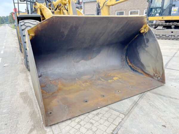 Caterpillar 966G Wheel Loader - Image 5