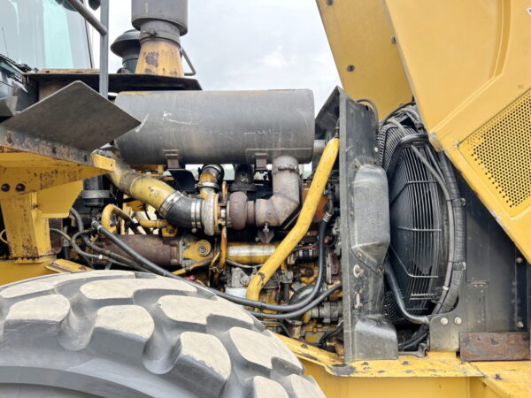 Caterpillar 966G Wheel Loader - Image 3