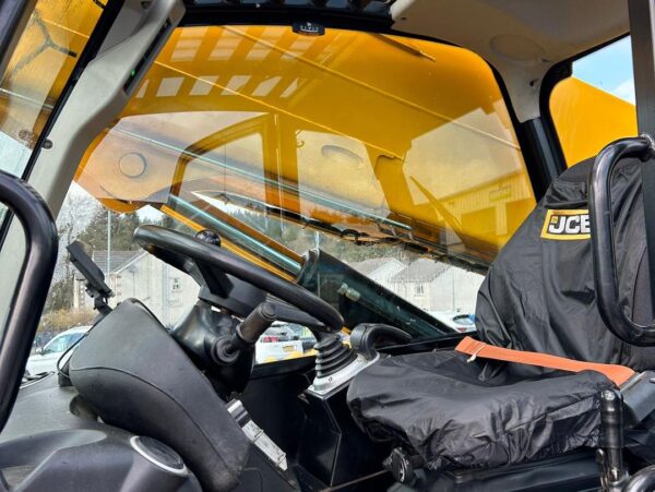 2020 JCB 540-200 - Image 2