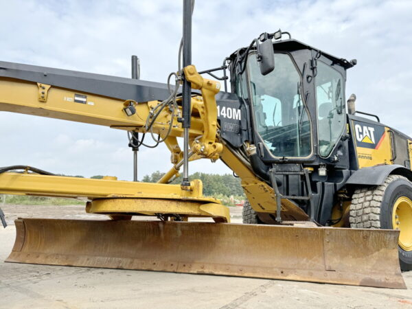 Caterpillar 140M VHP Plus AWD 6×6 - Image 3