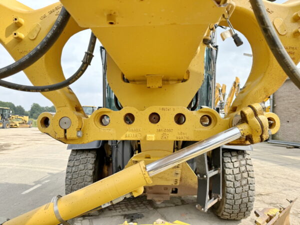 Caterpillar 140M VHP Plus AWD 6×6 - Image 2